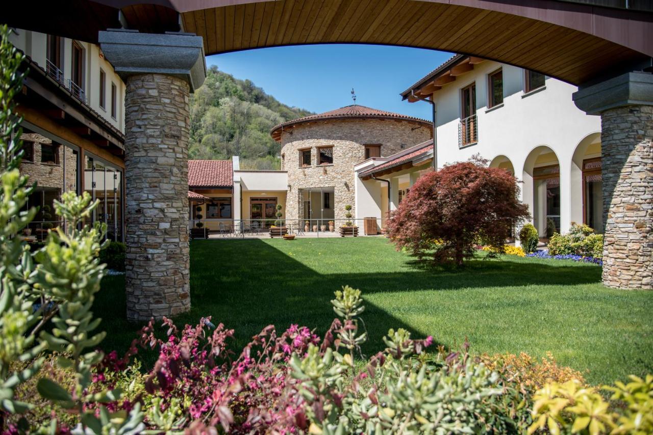 Resort Monviso Sanfront ภายนอก รูปภาพ