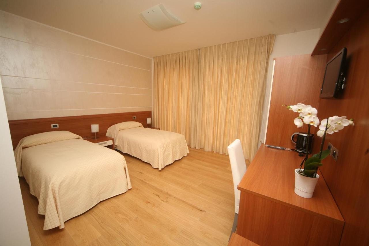 Resort Monviso Sanfront ภายนอก รูปภาพ